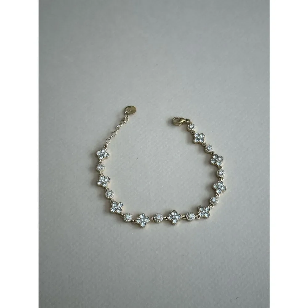 Diamond flower bracelet S1349